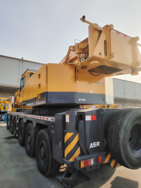 Xc (MG) Official Qay200 Used Mobile Crane Truck 200 Ton Used All Terrain Crane Low Price in Stock