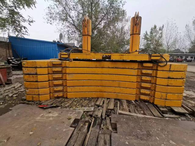 Xc (MG) Official Qay200 Used Mobile Crane Truck 200 Ton Used All Terrain Crane Low Price in Stock