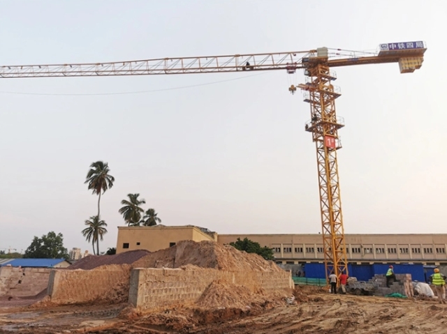 Xc (MG) Official Second Hand 6 Ton Tower Crane Mini Construction Used Flat Top Tower Crane Xgt6013b-6s1 with Low Price