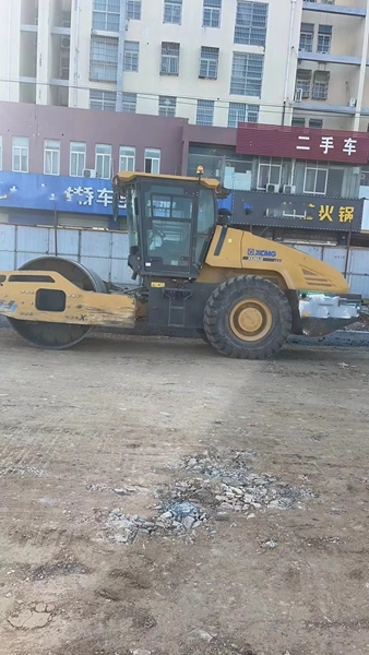 Top Brand Xc (MG) Second Hand 26 Ton Strong Power Road Roller Xs265js Ground Compactor for Asphalt Road