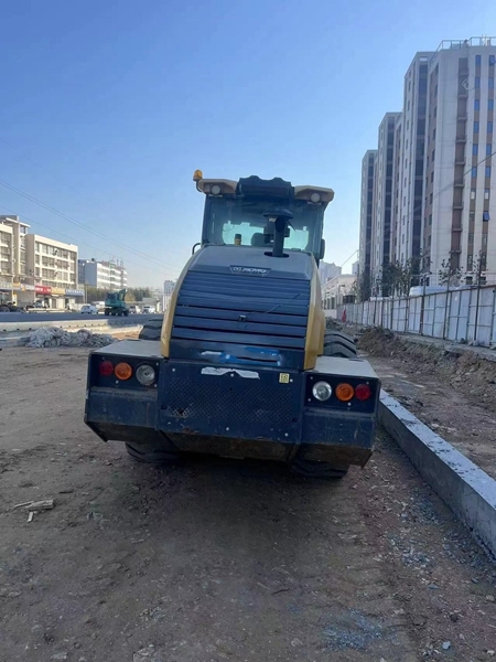 Top Brand Xc (MG) Second Hand 26 Ton Strong Power Road Roller Xs265js Ground Compactor for Asphalt Road