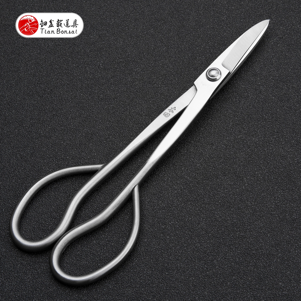 Right-handed grip on 180 mm TianBonsai bud scissors