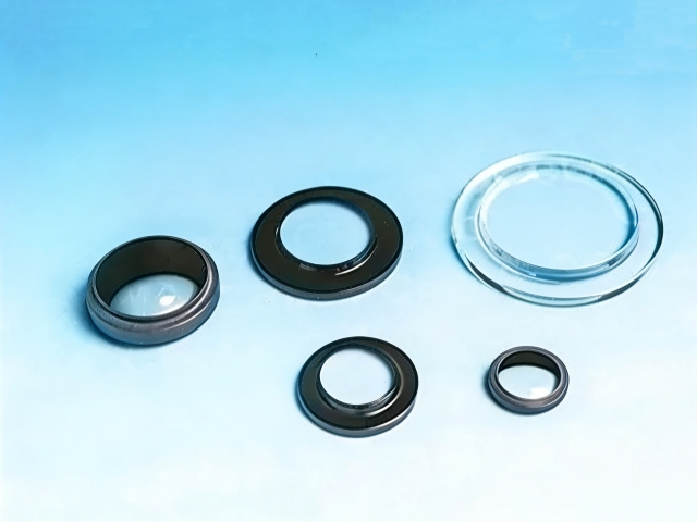High-performance anti-halo Cathode input Window