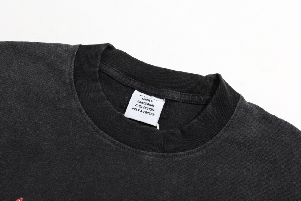 ФУТБОЛКИ Vetements