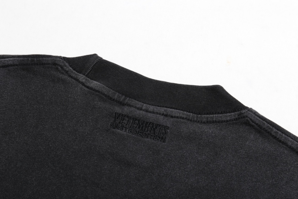 ФУТБОЛКИ Vetements