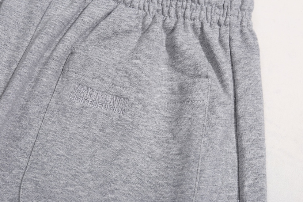 БРЮКИ    Vetements