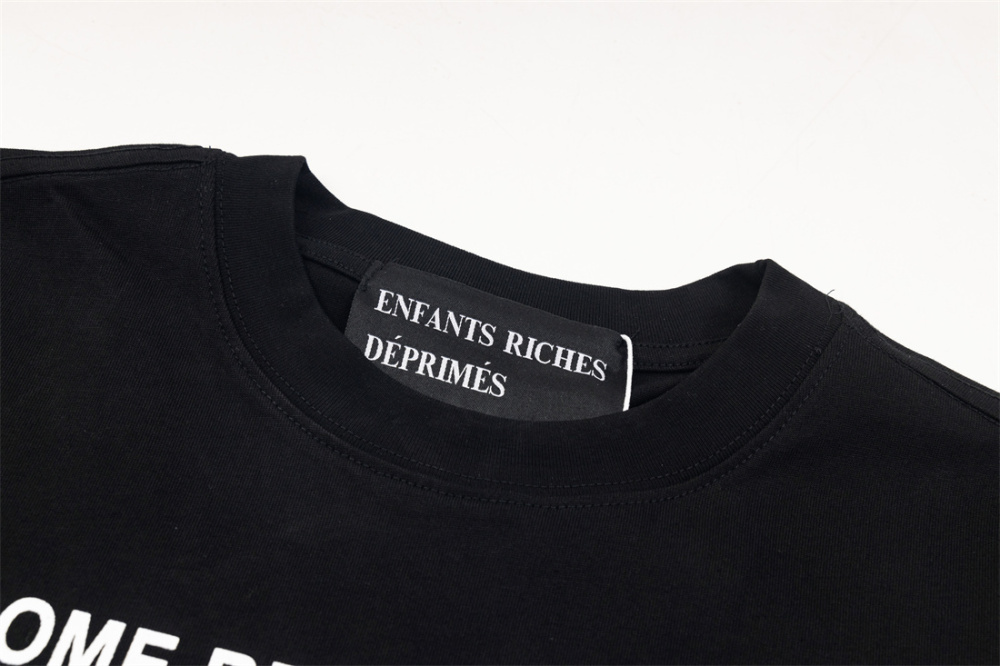 ХУДИ   ENFANTS RICHES DÉPRIMÉS