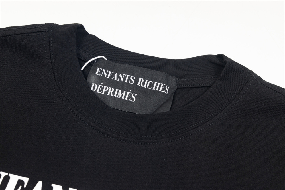 ХУДИ   ENFANTS RICHES DÉPRIMÉS