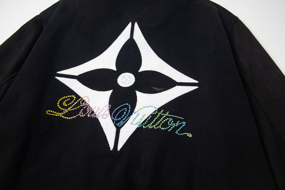 КУРТКИ Louis Vuitton