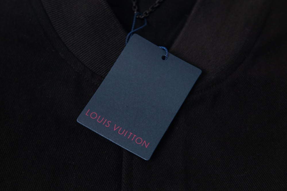 КУРТКИ Louis Vuitton