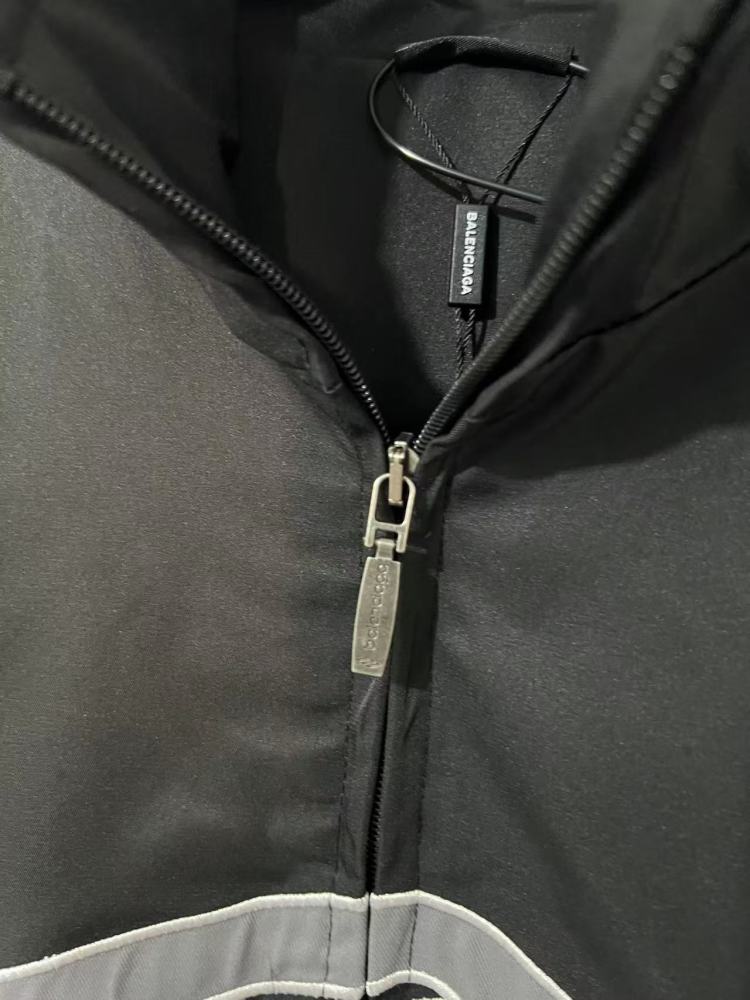 КУРТКИ Balenciaga