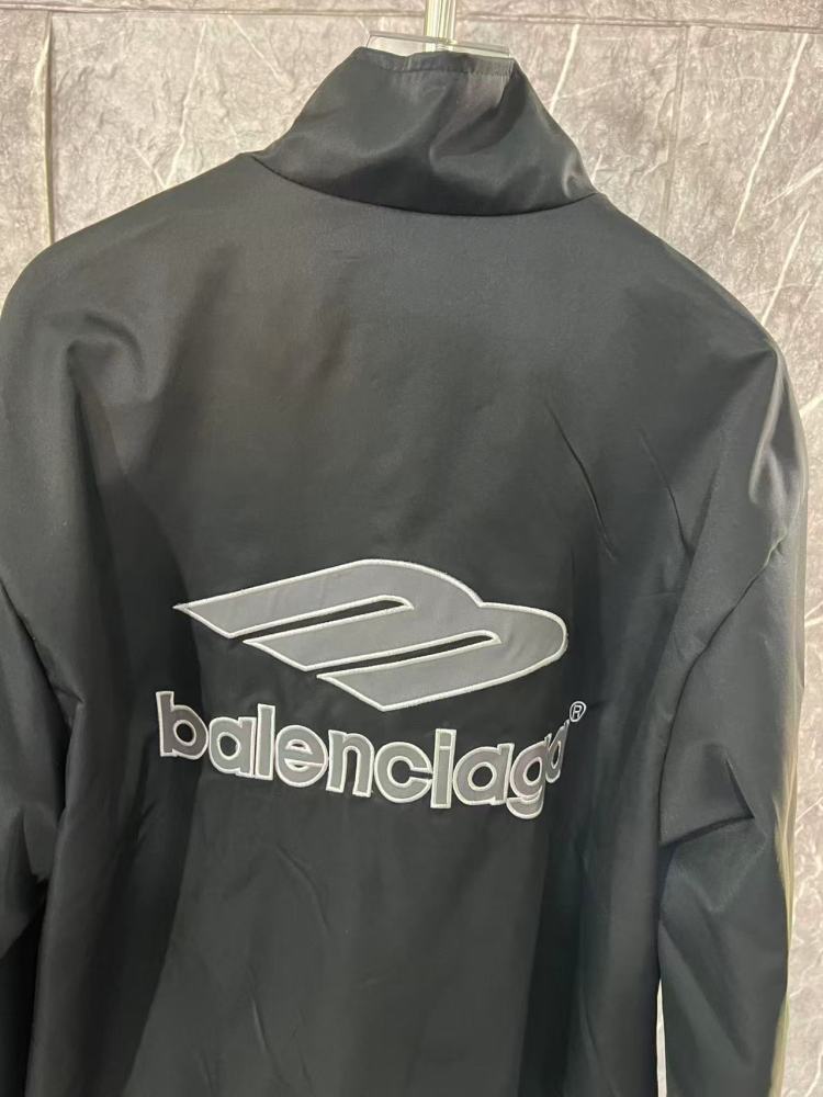 КУРТКИ Balenciaga