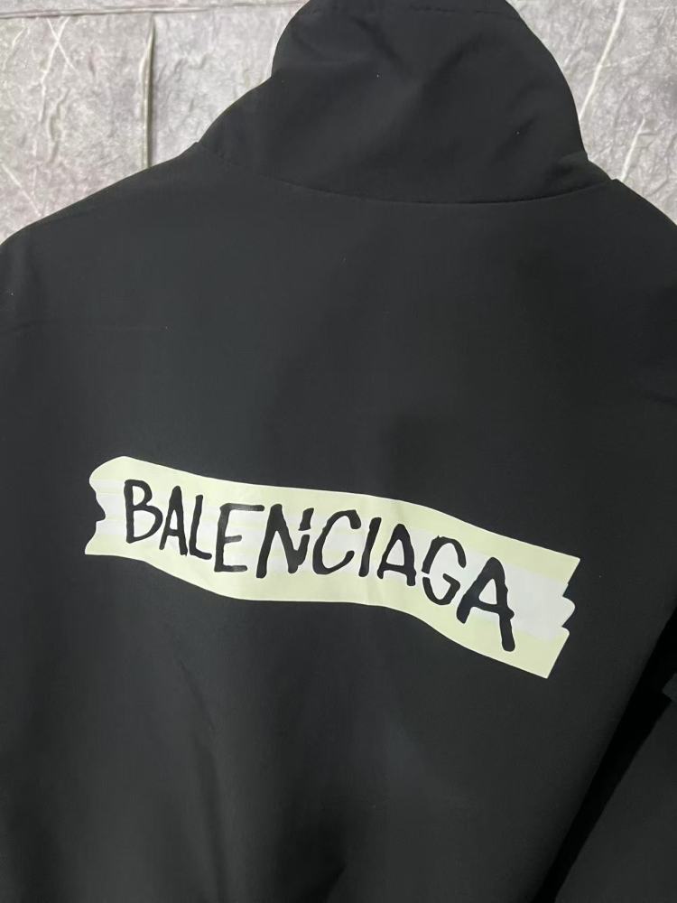 КУРТКИ Balenciaga