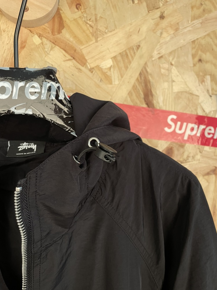 КУРТКИ STUSSY