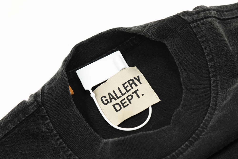 ФУТБОЛКИ Gallery Dept
