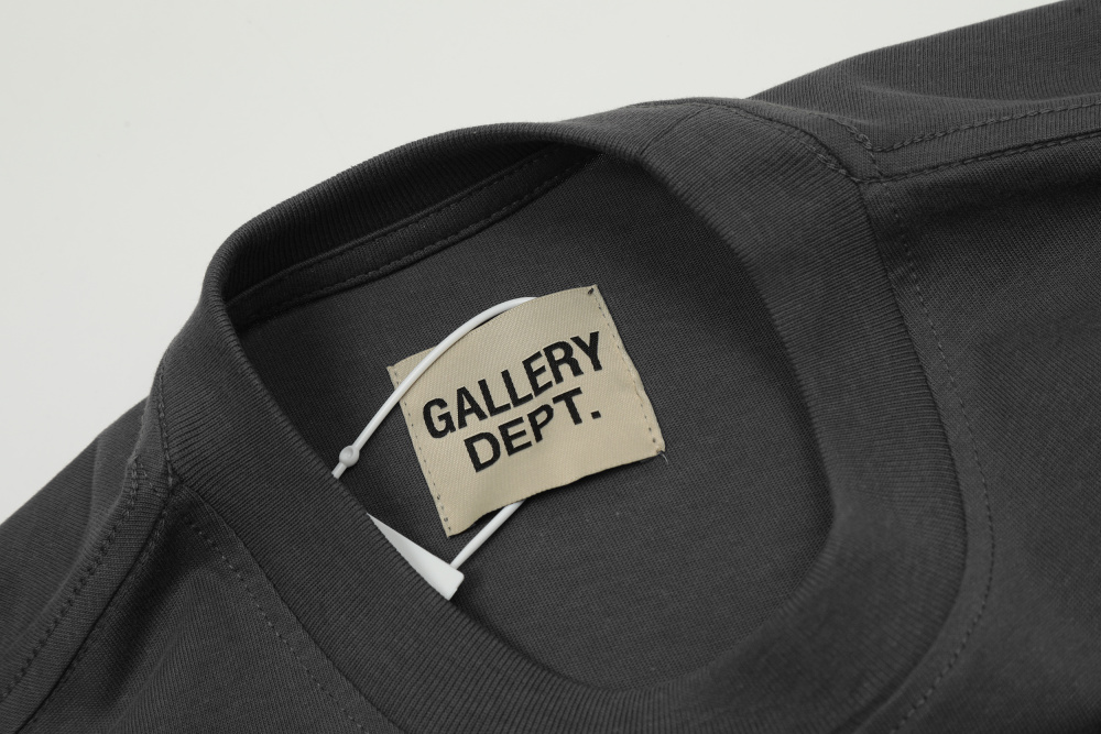 ФУТБОЛКИ Gallery Dept