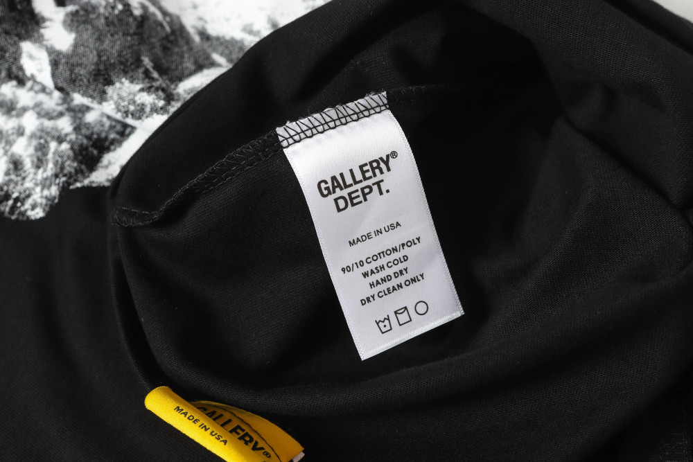 ФУТБОЛКИ Gallery Dept