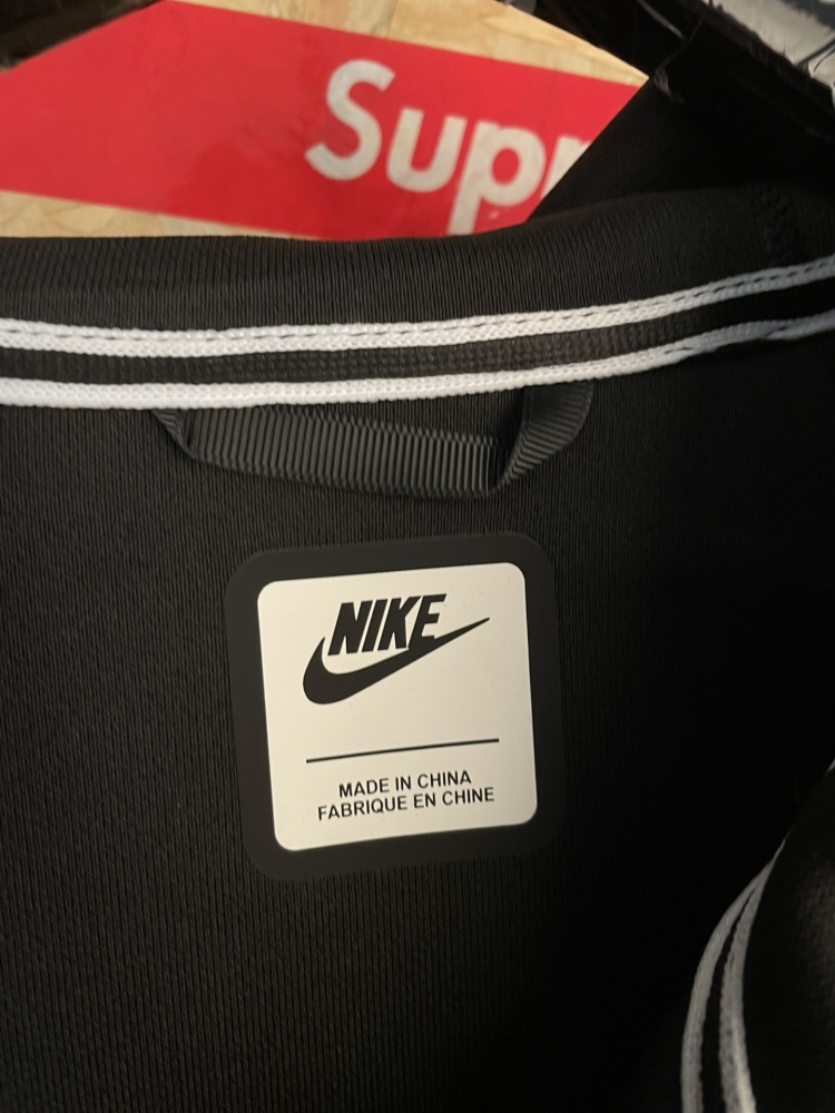 ХУДИ Supreme