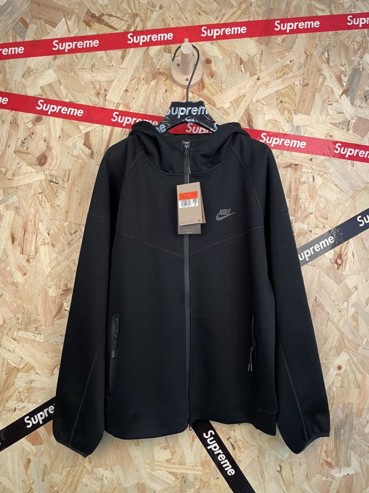 ХУДИ Supreme