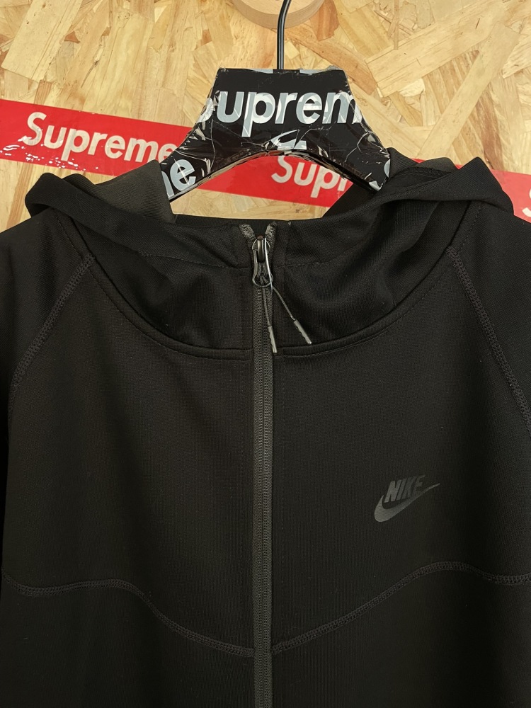 ХУДИ Supreme