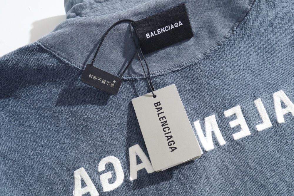КУРТКИ Balenciaga