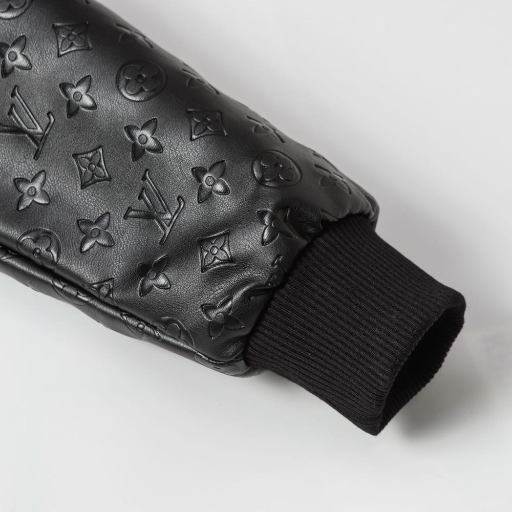 КУРТКИ Louis Vuitton