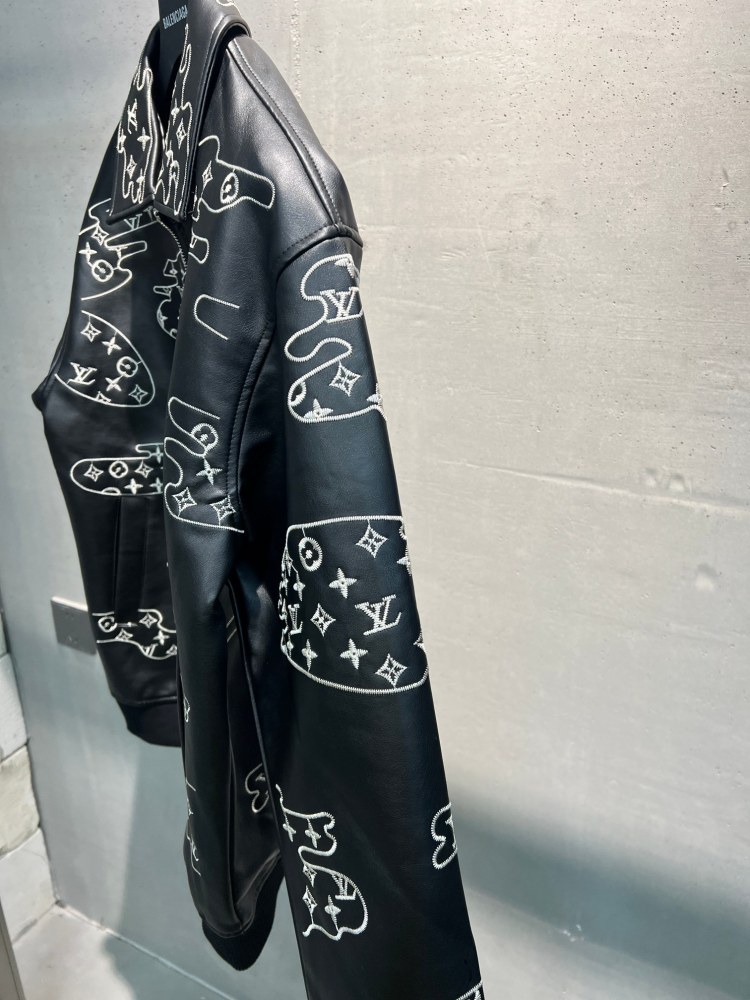 КУРТКИ Louis Vuitton