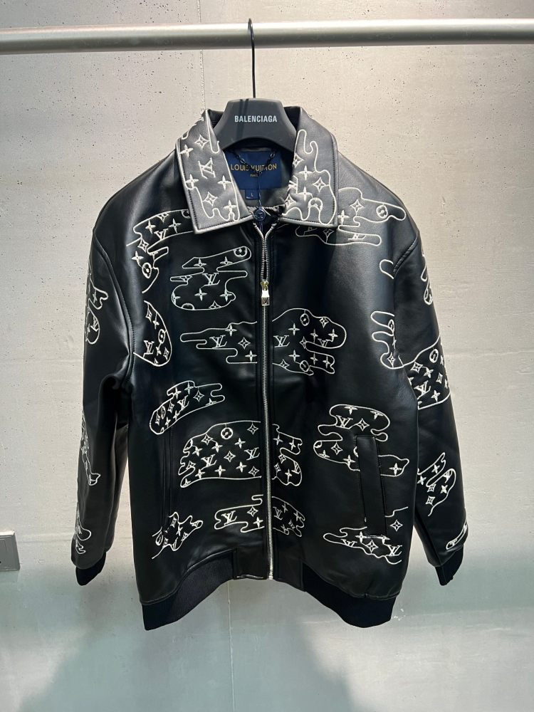 КУРТКИ Louis Vuitton
