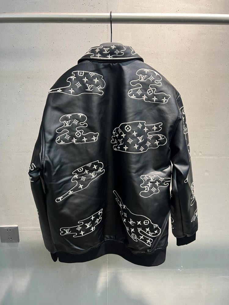 КУРТКИ Louis Vuitton