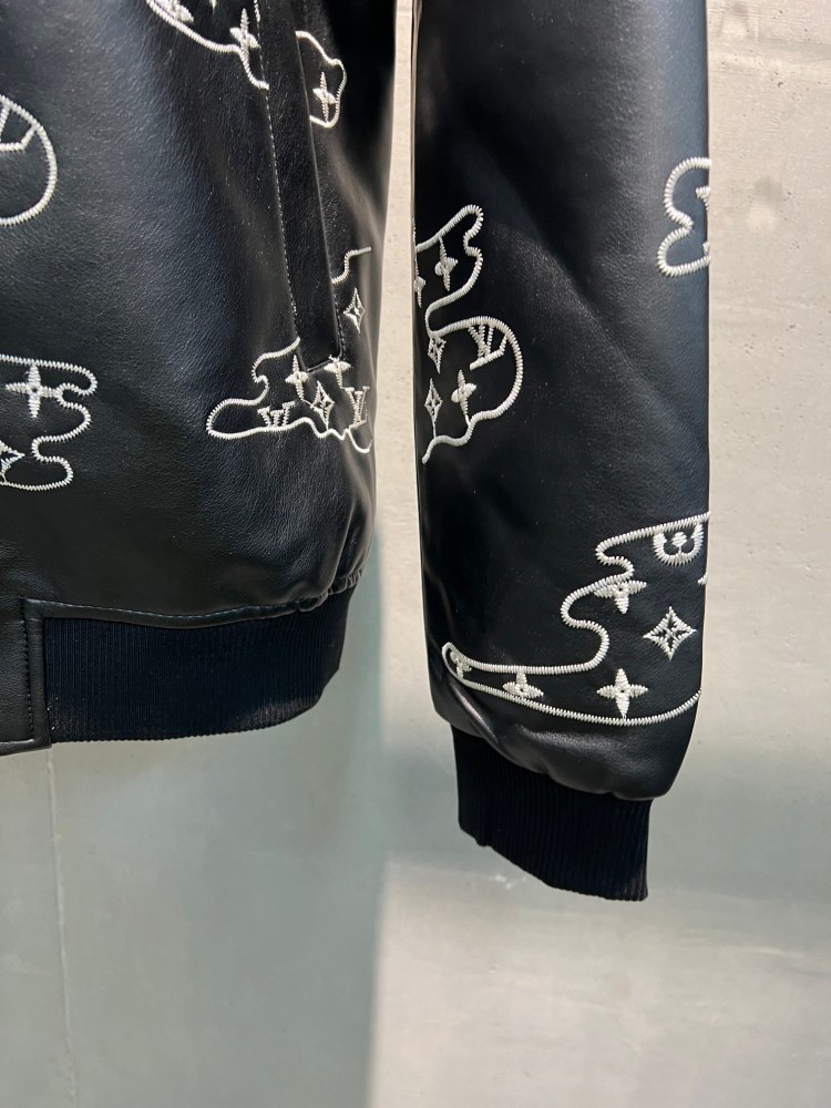 КУРТКИ Louis Vuitton