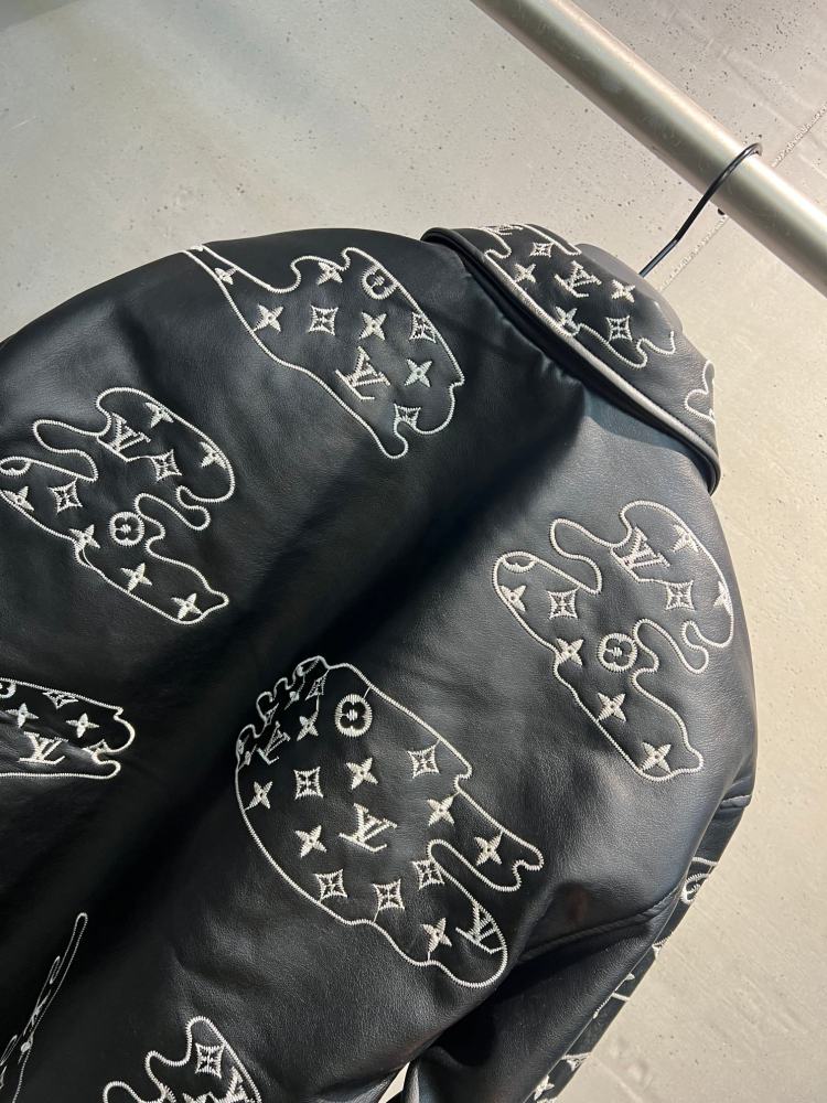 КУРТКИ Louis Vuitton