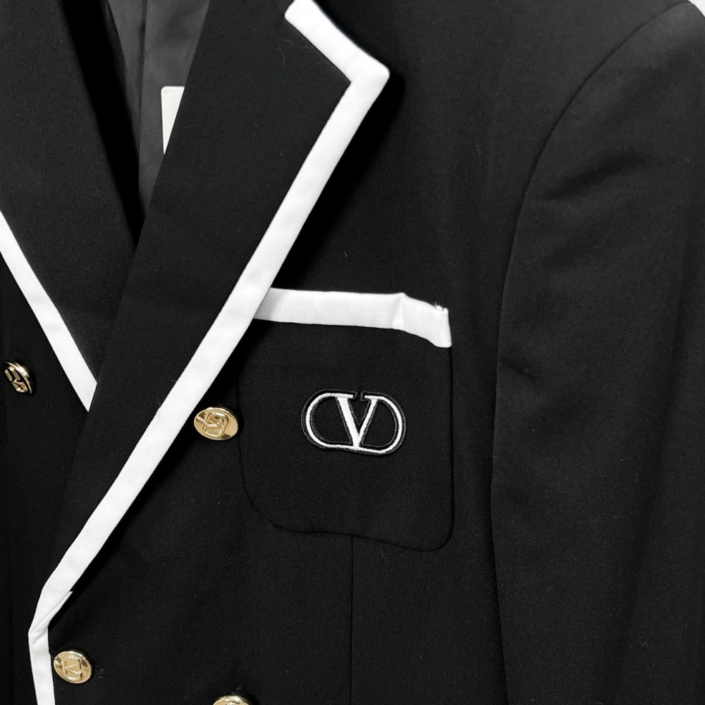КУРТКИ Prada