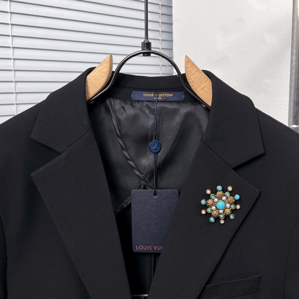 КУРТКИ Louis Vuitton
