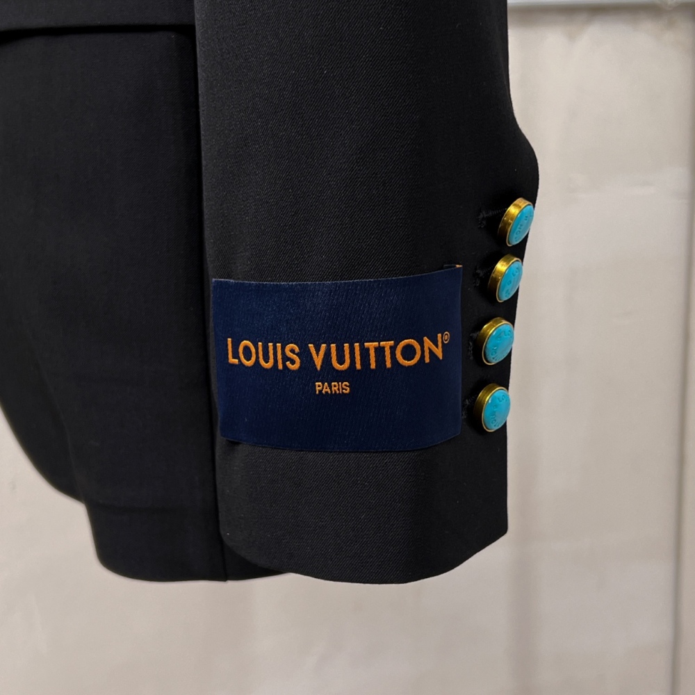 КУРТКИ Louis Vuitton