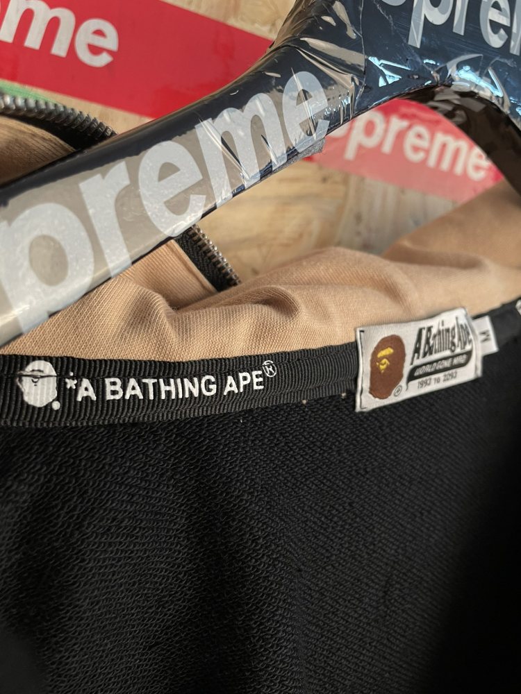 ХУДИ Bape