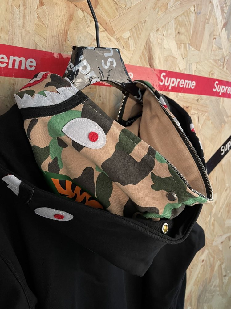 ХУДИ Bape