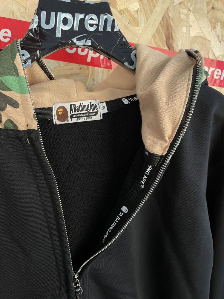 ХУДИ Bape