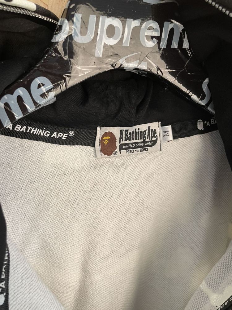 ХУДИ Bape