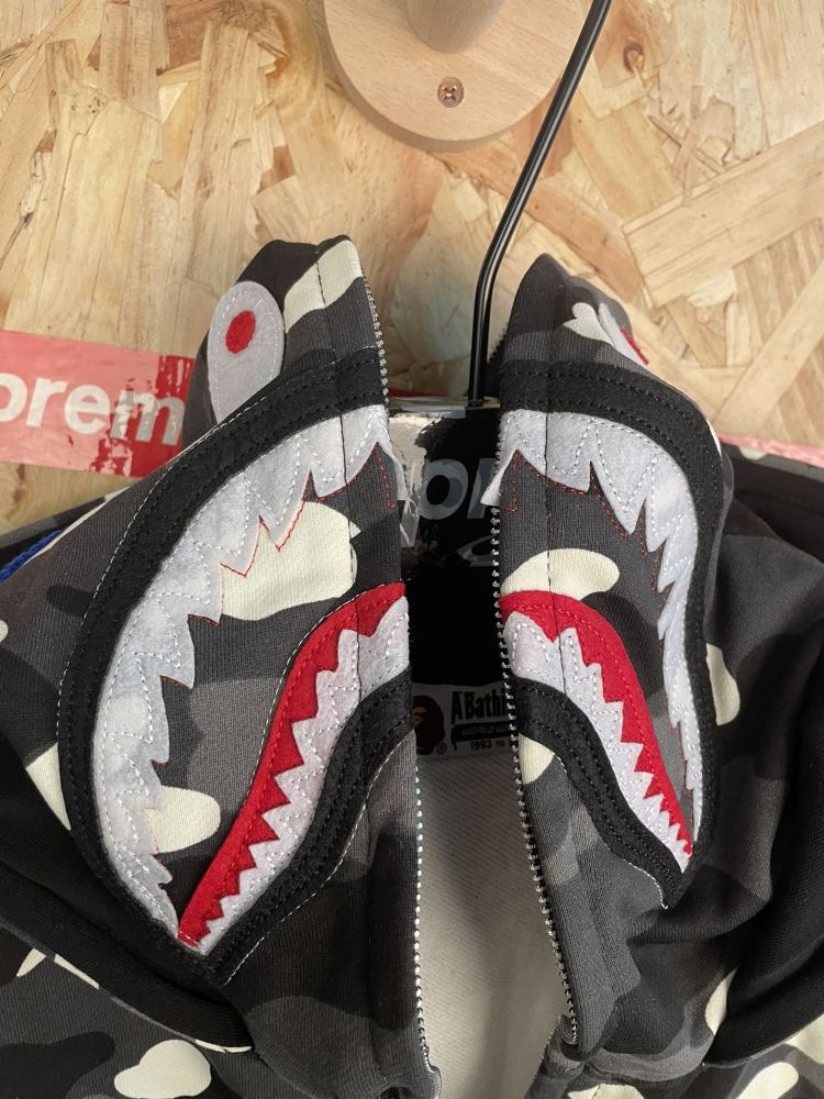 ХУДИ Bape