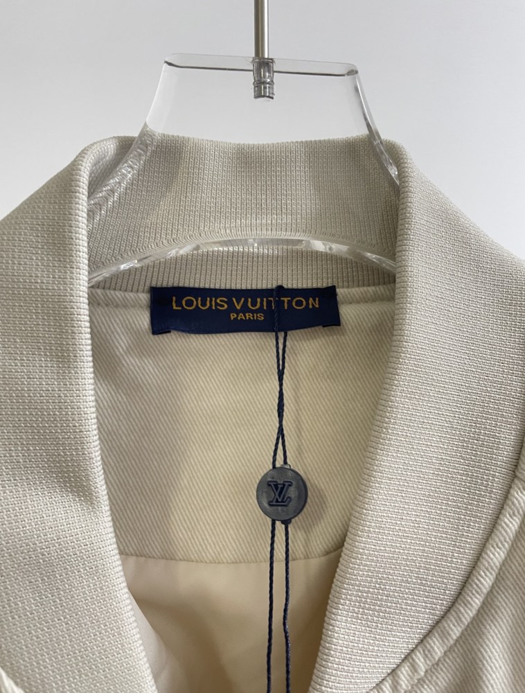 КУРТКИ Louis Vuitton