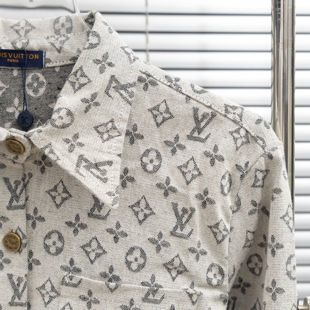 КУРТКИ  Louis Vuitton