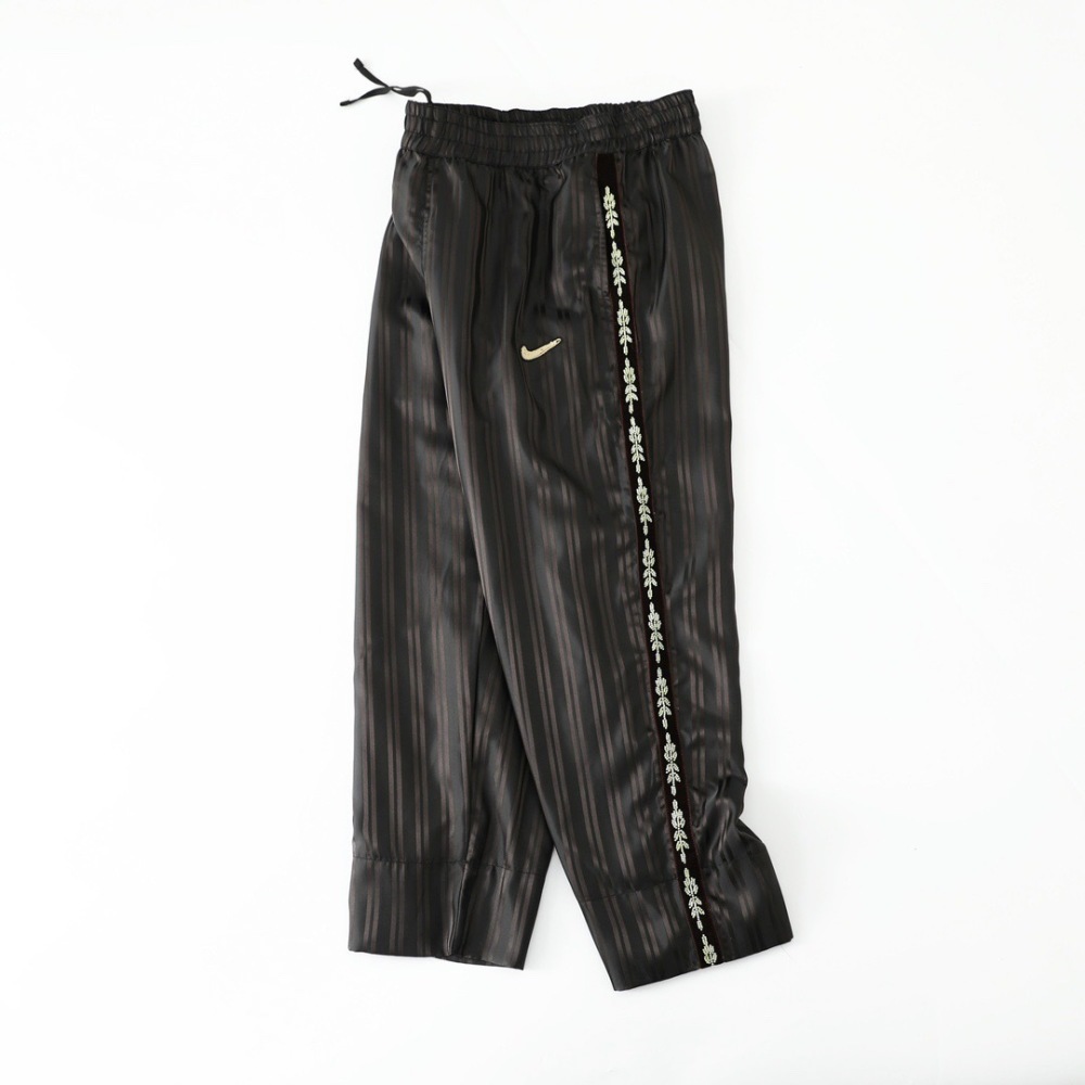 КУРТКИ Nike
