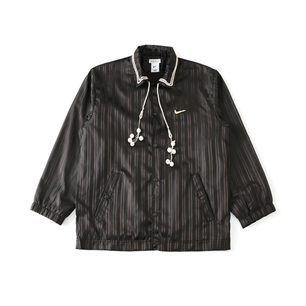 КУРТКИ Nike