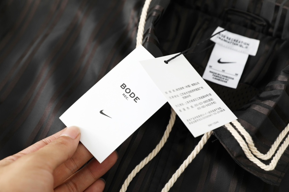 КУРТКИ Nike