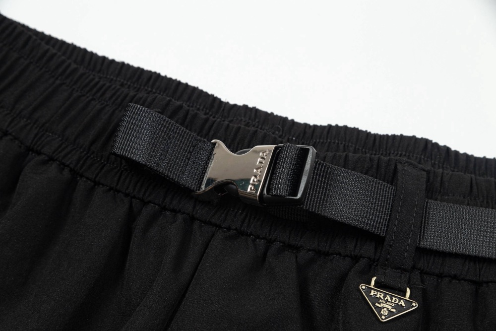 ШОРТЫ Prada