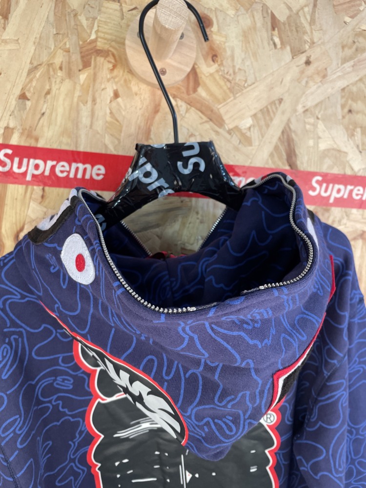 ХУДИ Bape