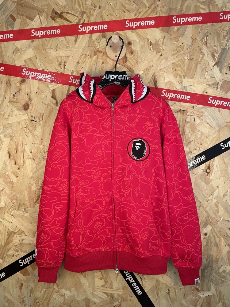 ХУДИ Bape