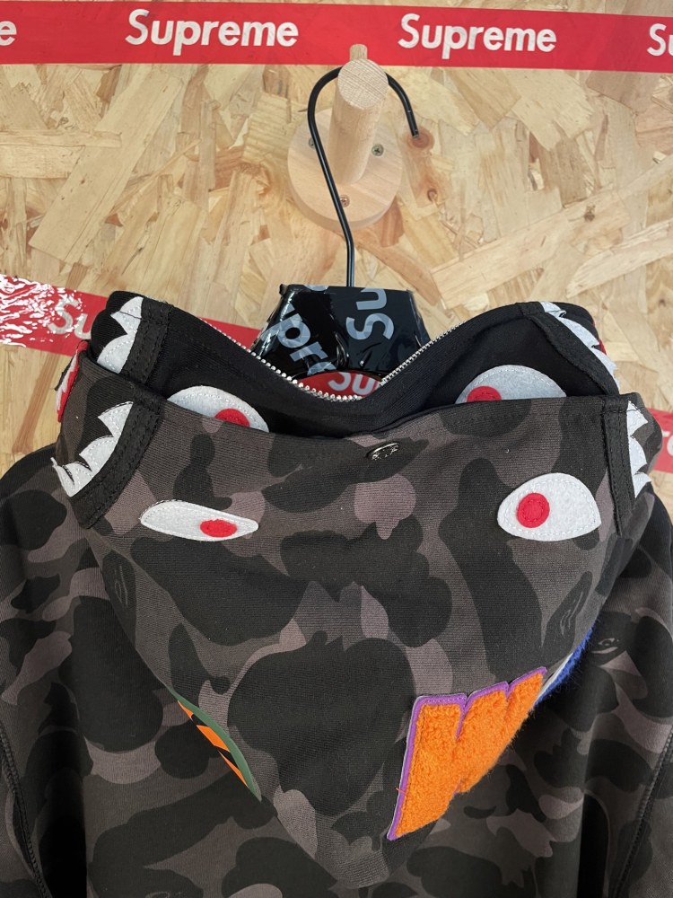 ХУДИ Bape