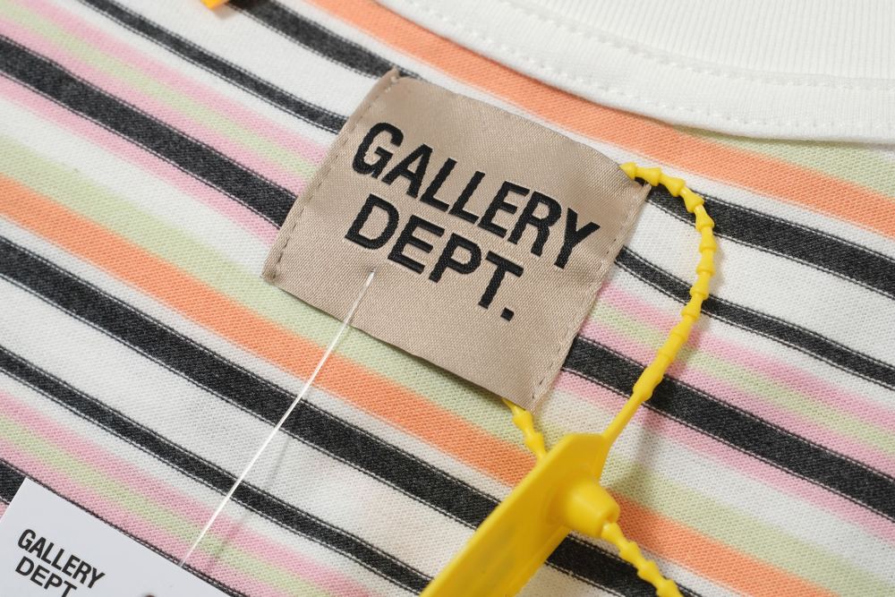 ФУТБОЛКИ Gallery Dept