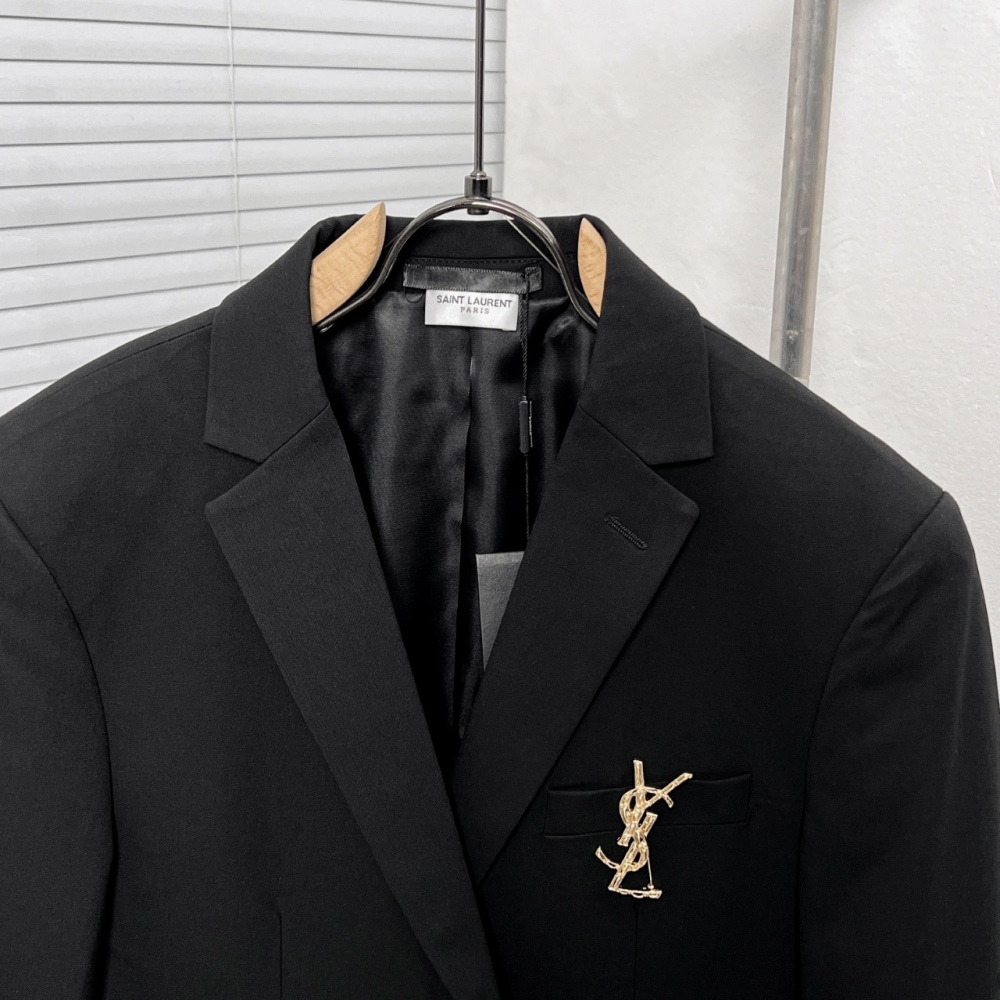КУРТКИ YSL